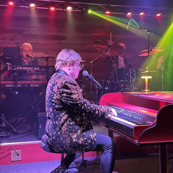 Sir Elton Las Vegas show photo