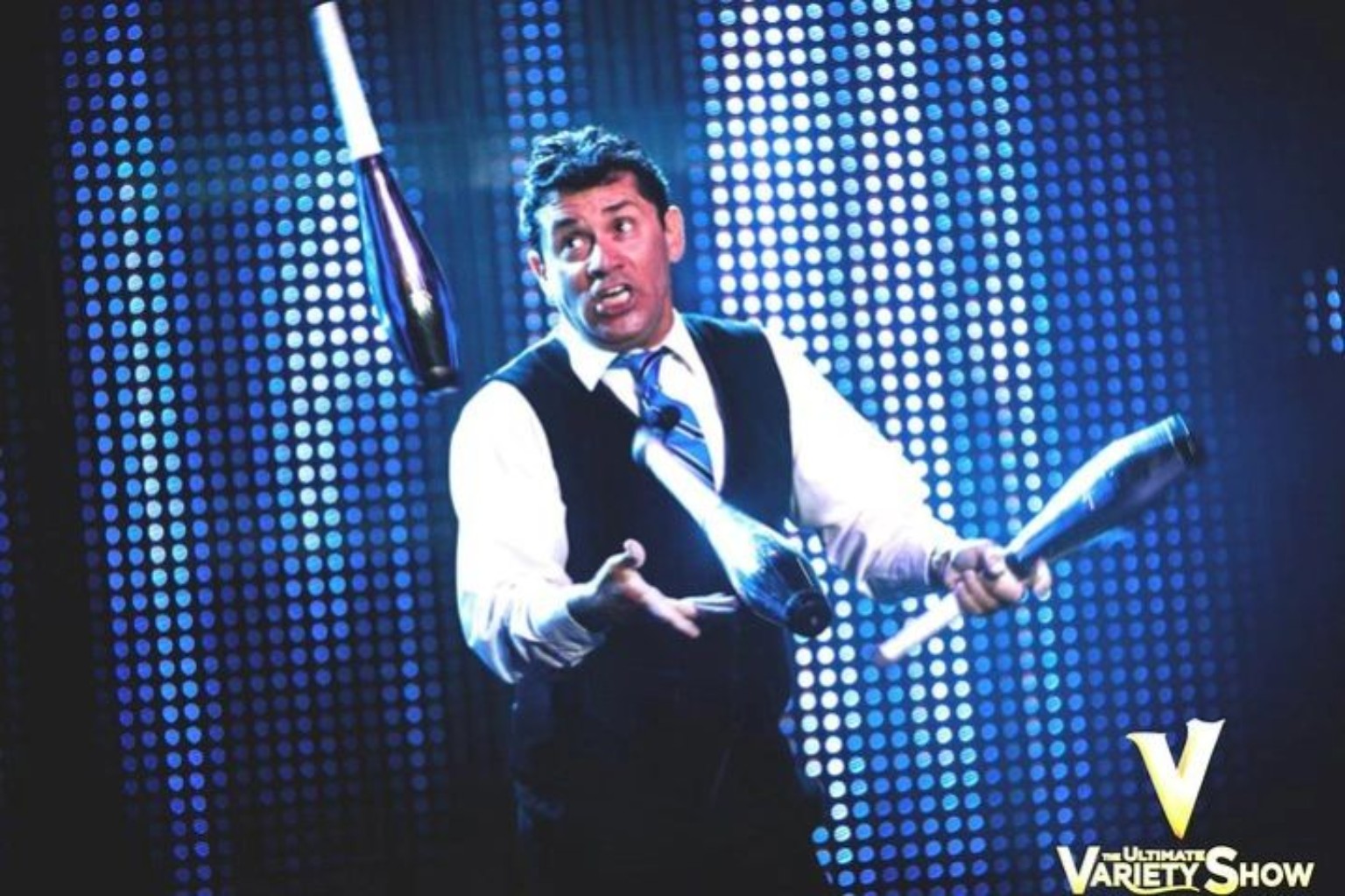 Club juggling act in V – The Ultimate Variety Show in Las Vegas